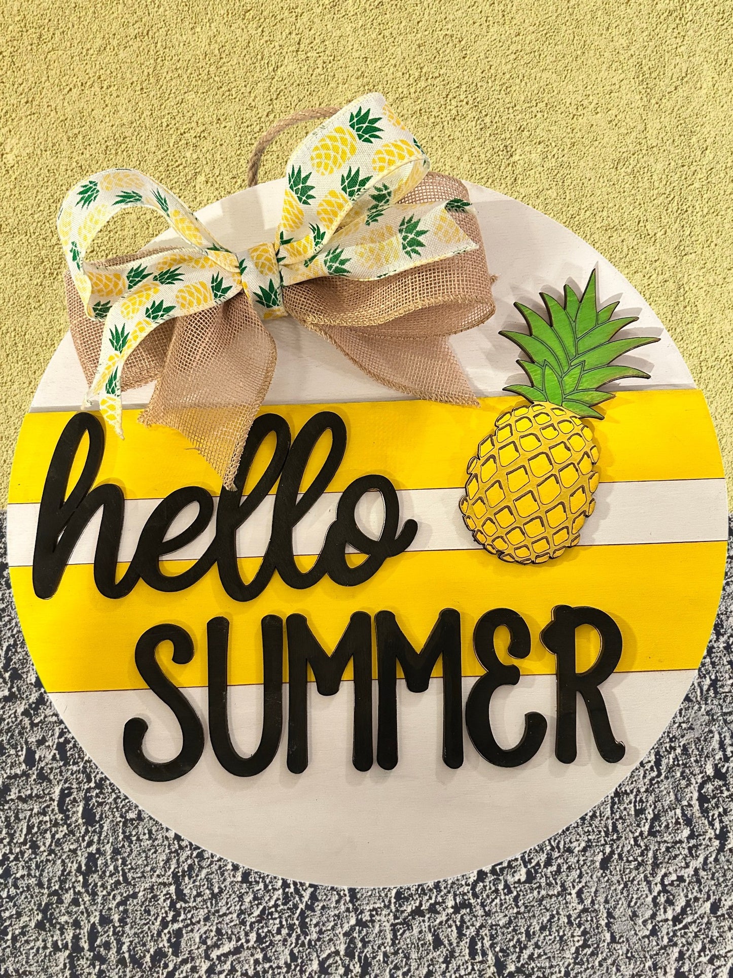Hello Summer with Pineapple Sign